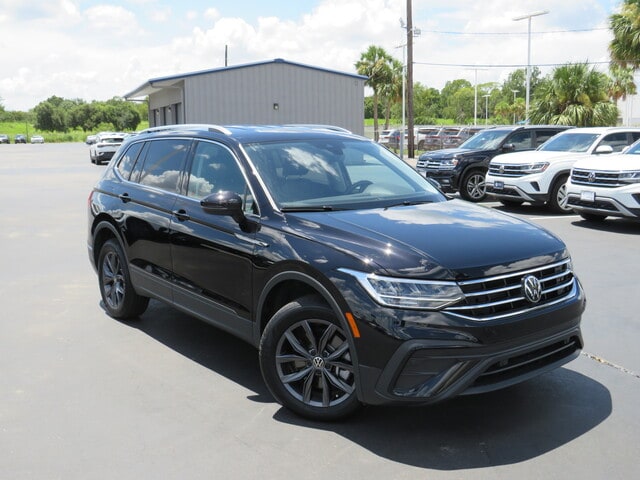 Certified 2024 Volkswagen Tiguan SE with VIN 3VV3B7AX8RM001663 for sale in Houston, TX