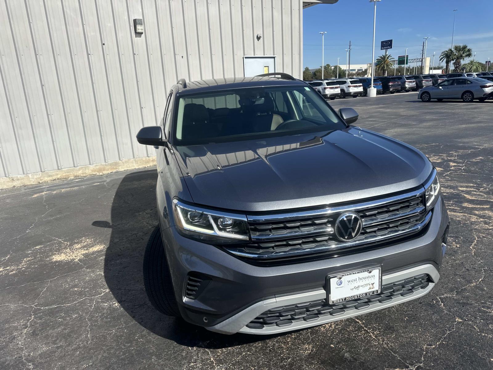 2022 Volkswagen Atlas V6 SE Technology photo 2