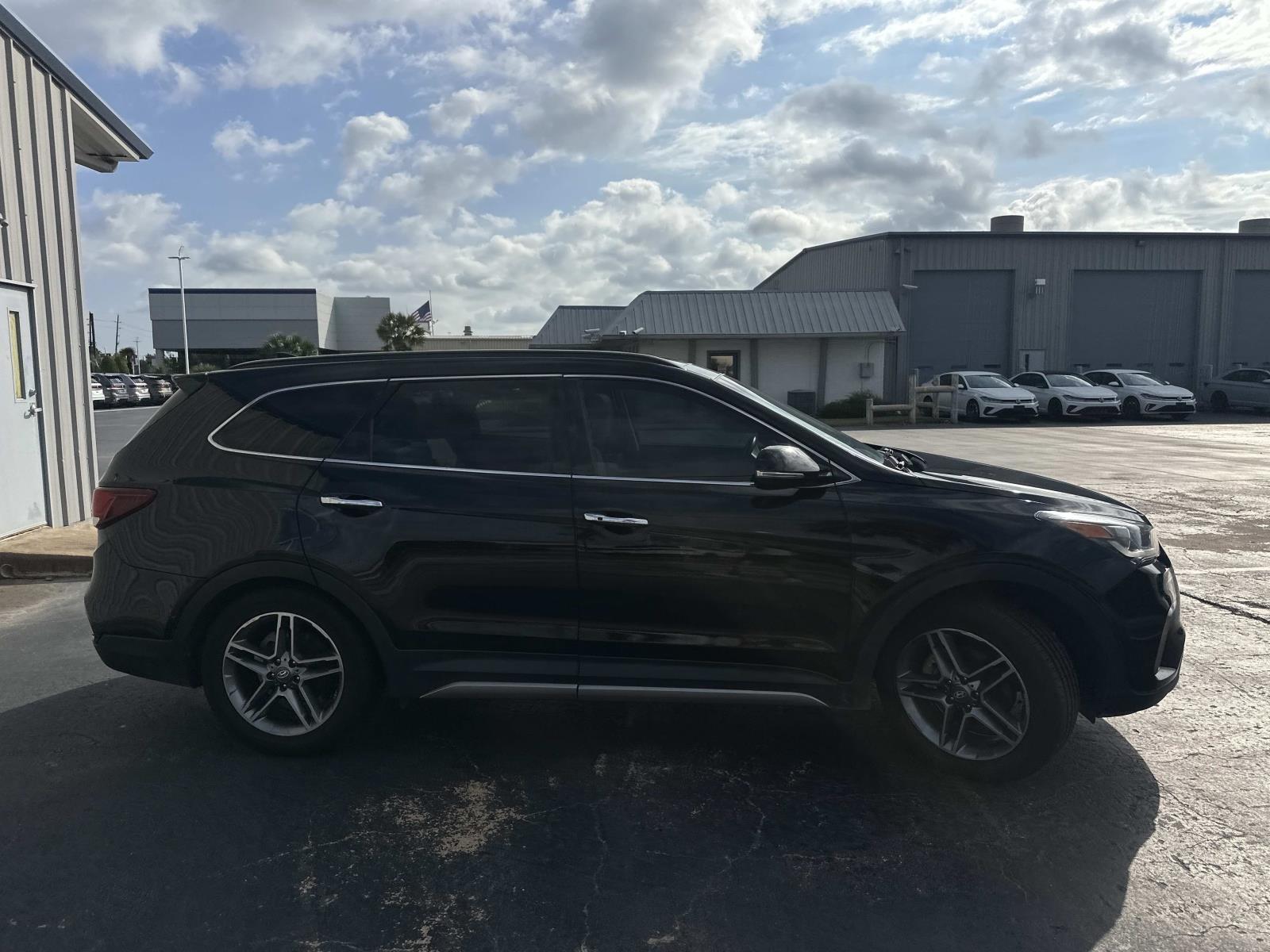 2019 Hyundai Santa Fe XL Limited Ultimate photo 2