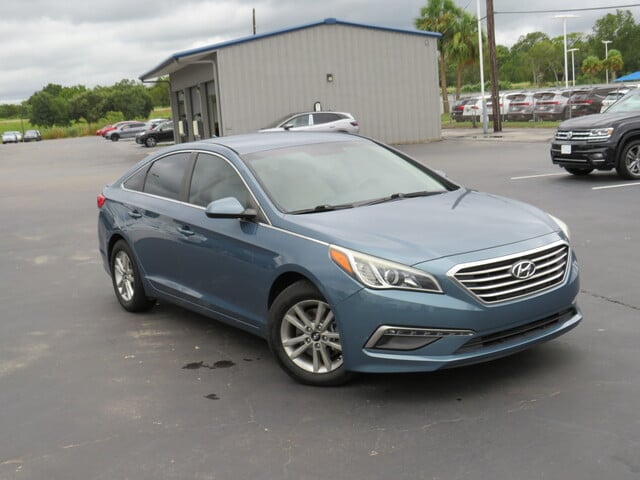 Used 2015 Hyundai Sonata SE with VIN 5NPE24AF3FH046766 for sale in Houston, TX