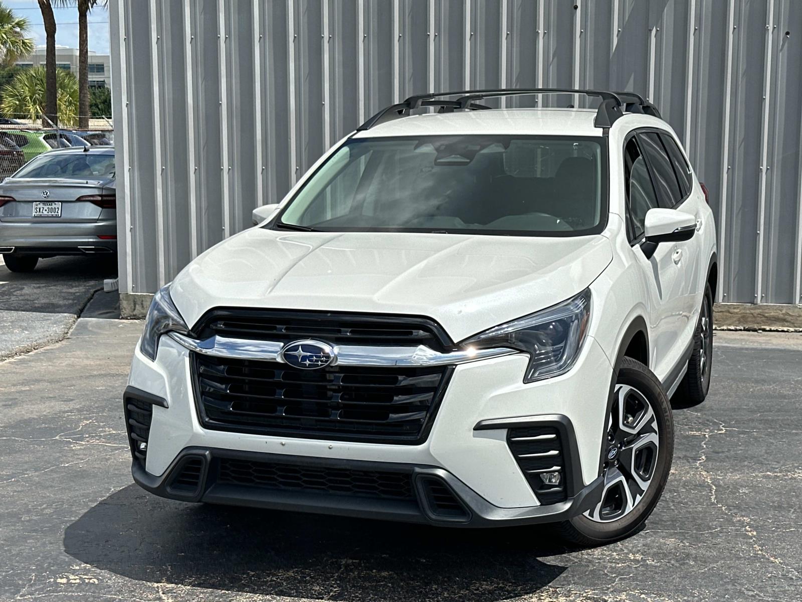 2023 Subaru Ascent Limited 7 Passenger's photo
