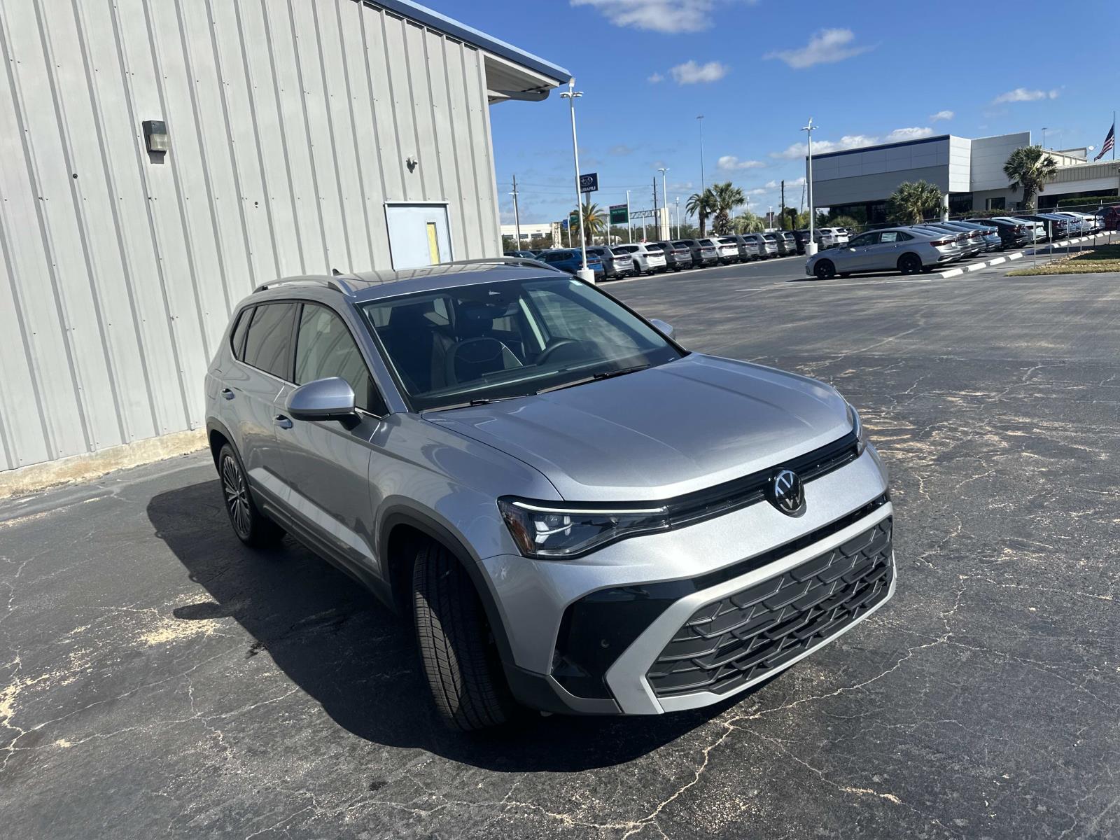 2025 Volkswagen Taos SE photo 2