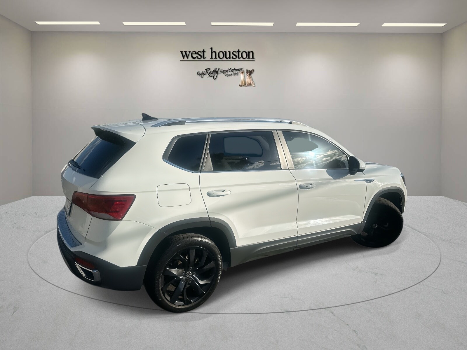 2023 Volkswagen Taos SE photo 2