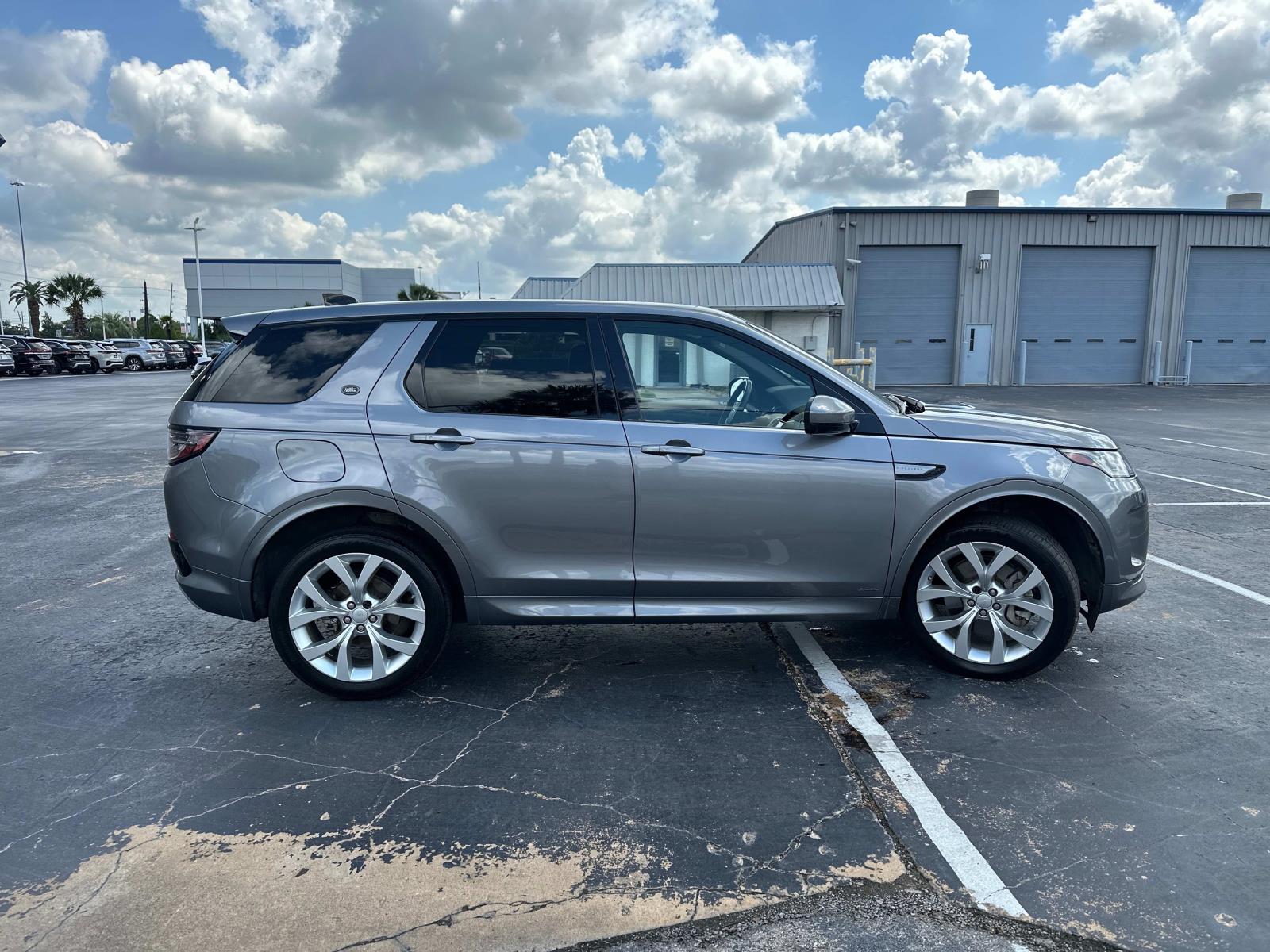 2020 Land Rover Discovery Sport SE R-Dynamic photo 3