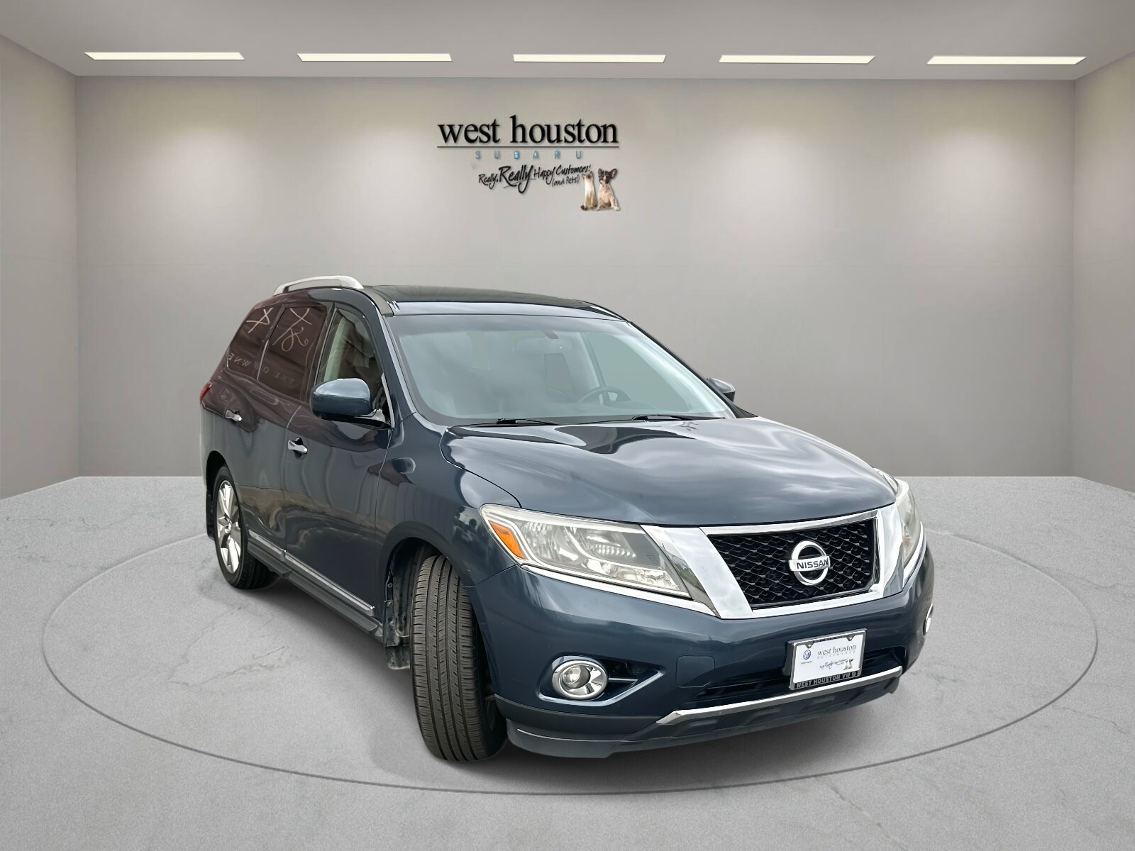 Used 2016 Nissan Pathfinder Platinum with VIN 5N1AR2MN7GC668491 for sale in Houston, TX