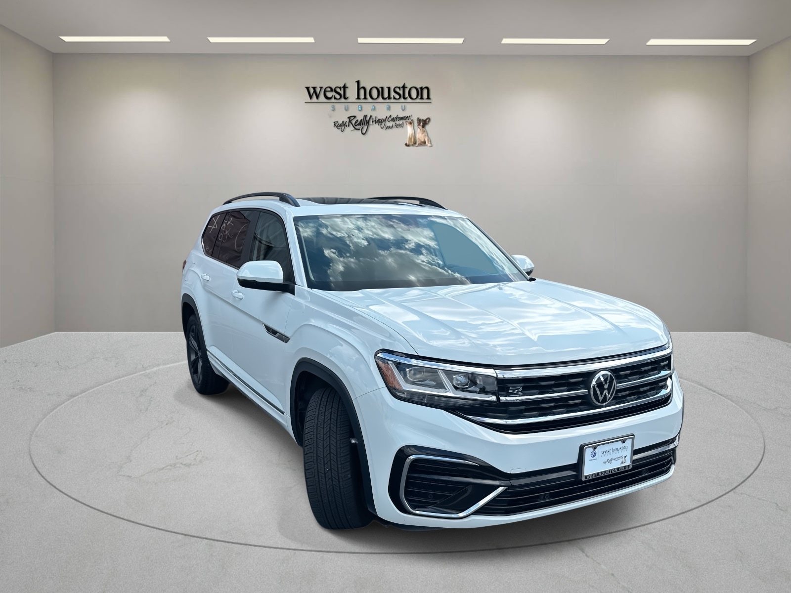 Used 2021 Volkswagen Atlas SE w/Tech R-Line with VIN 1V2PR2CA2MC576504 for sale in Houston, TX