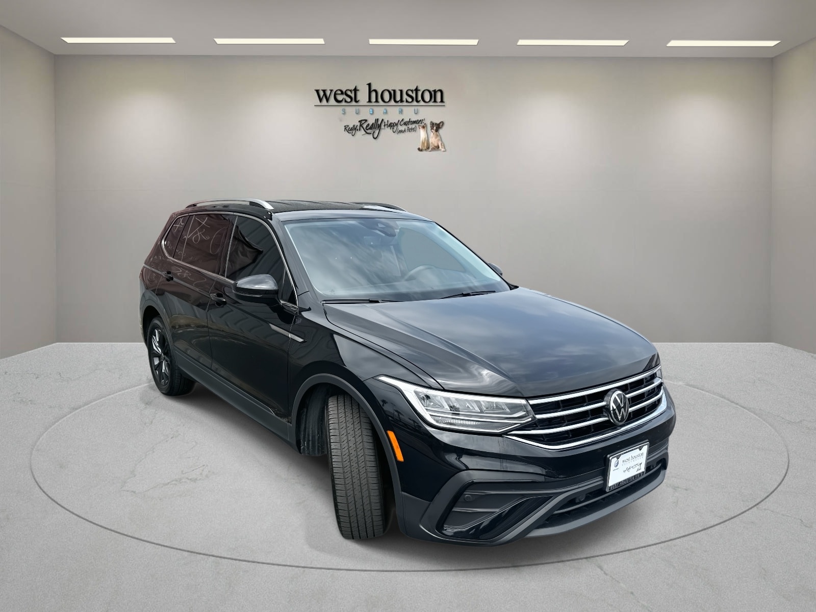 Used 2024 Volkswagen Tiguan SE with VIN 3VV3B7AX9RM048717 for sale in Houston, TX