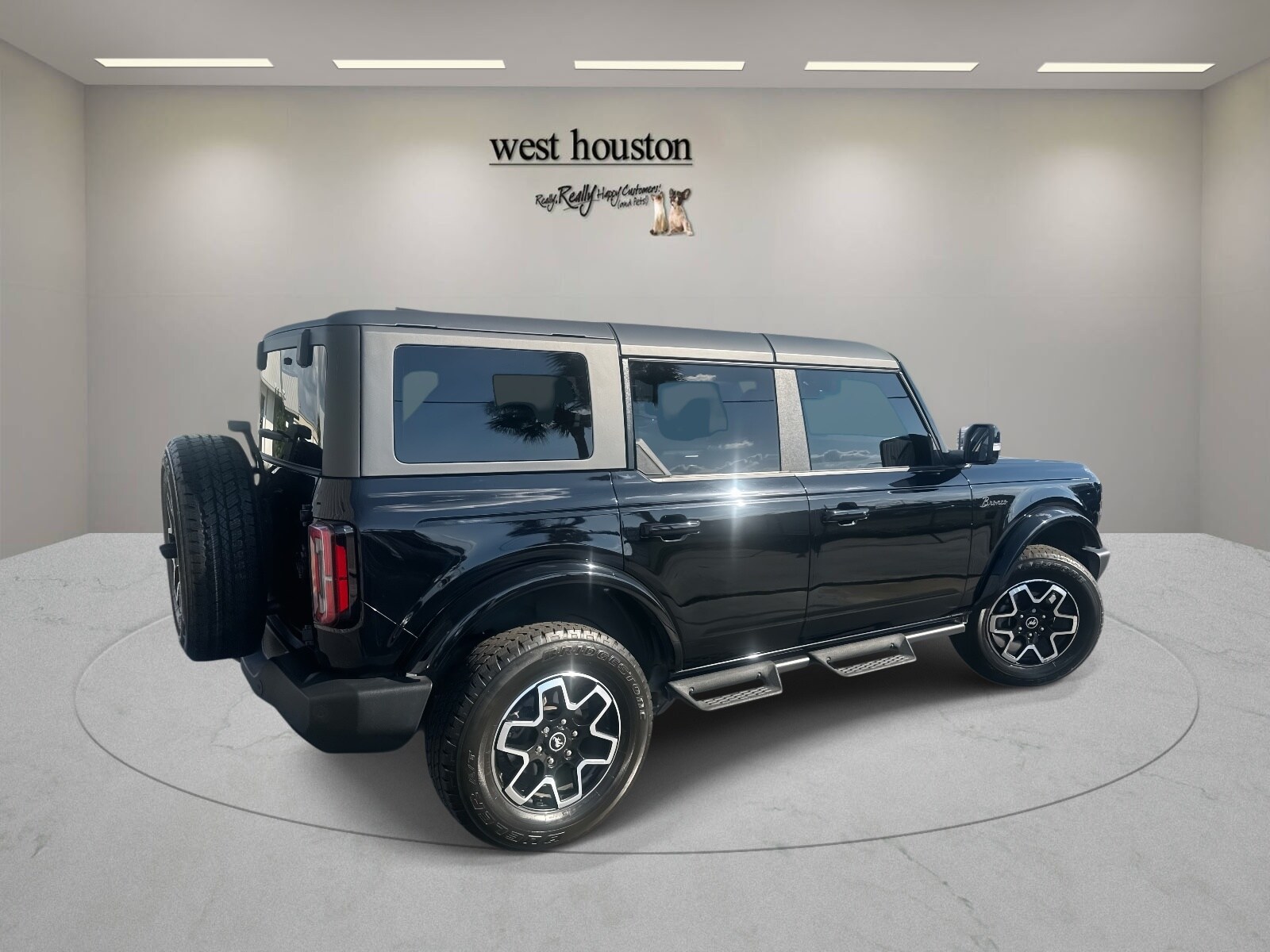 2024 Ford Bronco Outer Banks photo 3