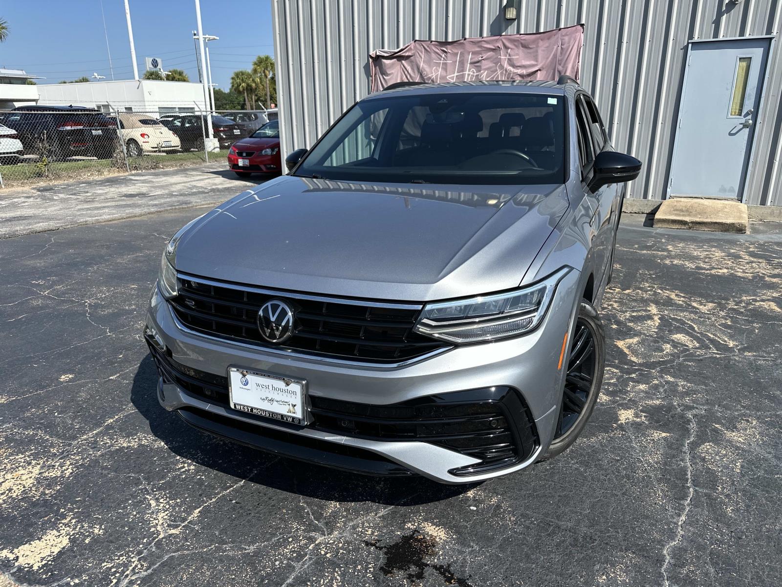 2022 Volkswagen Tiguan SE R-LINE BLACK