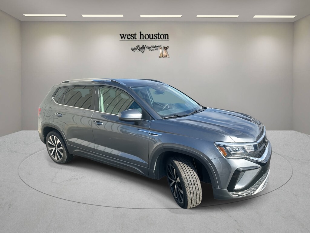 Used 2024 Volkswagen Taos SE Sport Utility