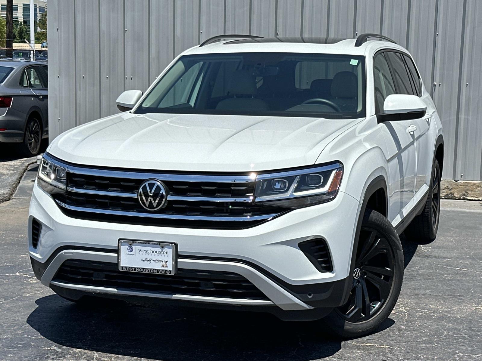 2022 Volkswagen Atlas 3.6L SE w/Tech's photo
