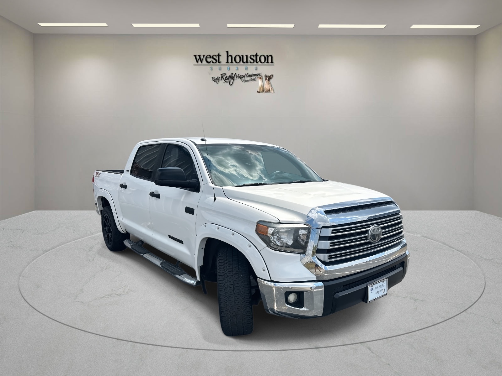 Used 2018 Toyota Tundra SR5 with VIN 5TFEY5F18JX229918 for sale in Houston, TX