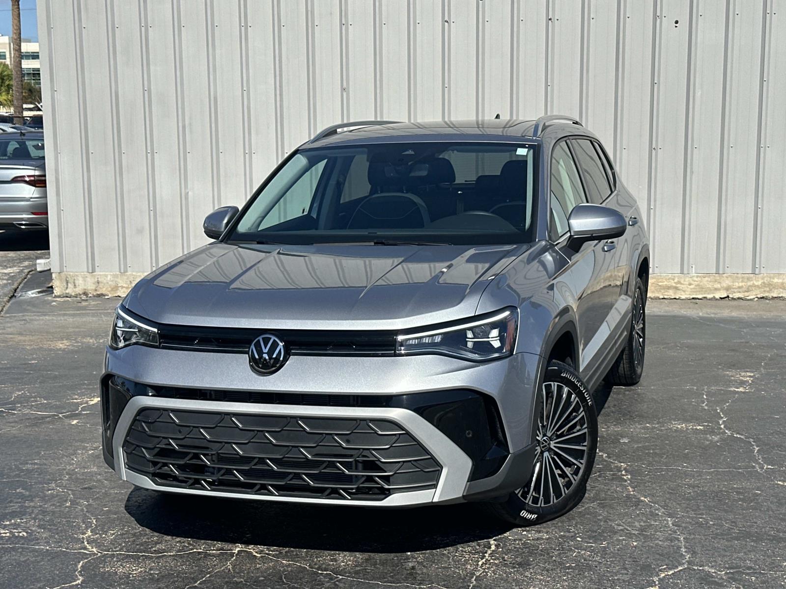 2025 Volkswagen Taos SE