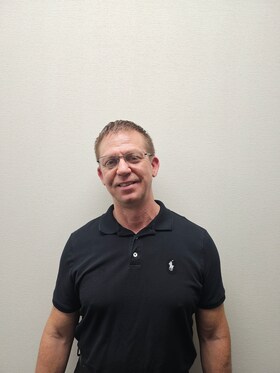 Staff member Chris Louis from ID_f2e494