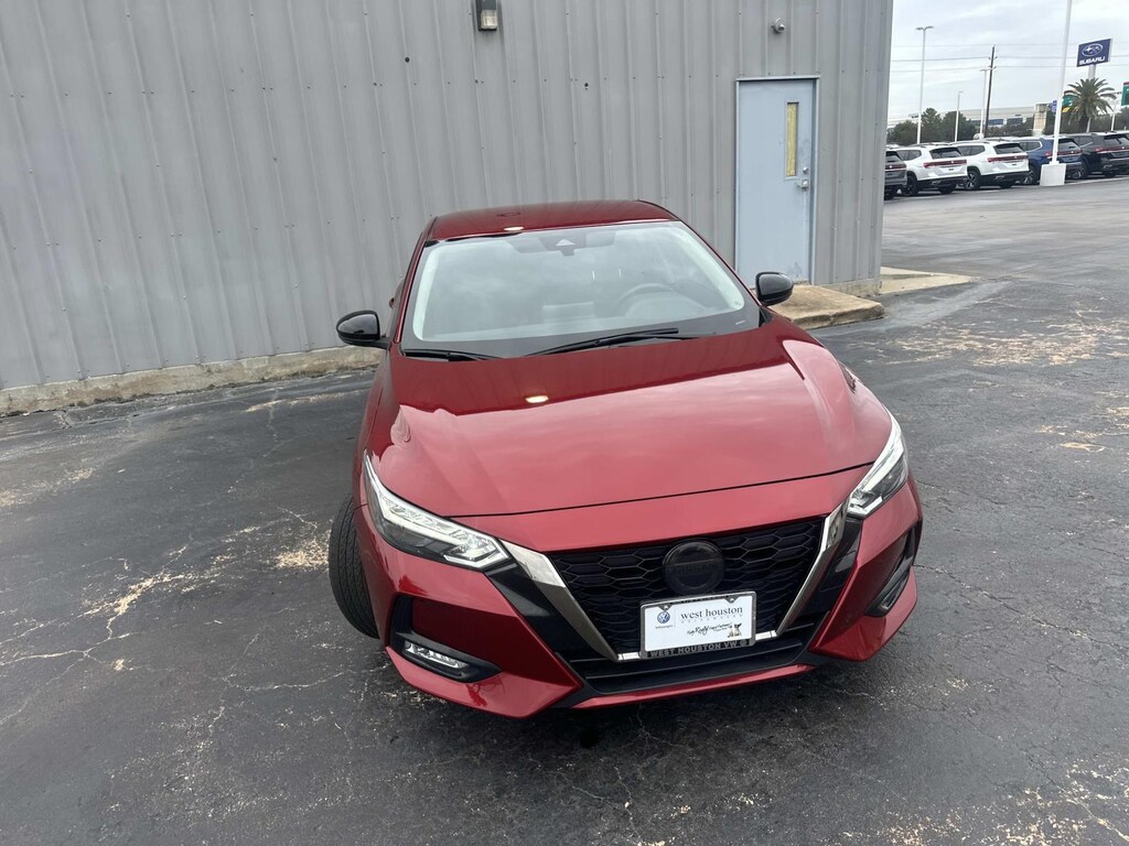 2022 Nissan Sentra SR photo 2