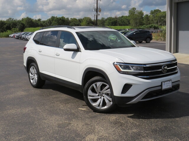 Used 2021 Volkswagen Atlas SE w/Tech with VIN 1V2JR2CA0MC601681 for sale in Houston, TX