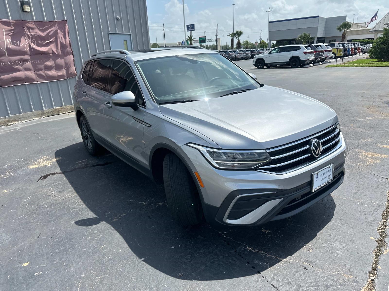 Used 2023 Volkswagen Tiguan SE with VIN 3VVNB7AX2PM096713 for sale in Houston, TX