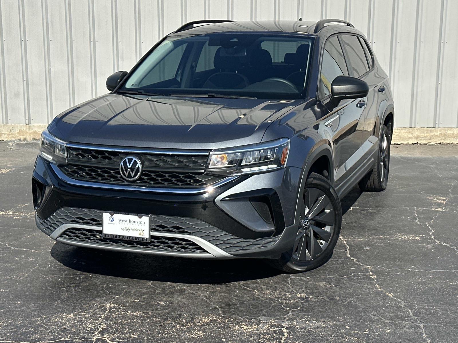 2022 Volkswagen Taos S's photo