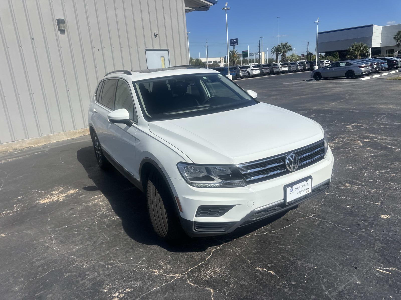 2020 Volkswagen Tiguan SE photo 2