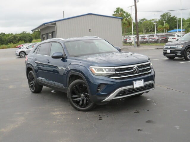 Used 2023 Volkswagen Atlas Cross Sport SE w/Tech with VIN 1V2JC2CA9PC201222 for sale in Houston, TX