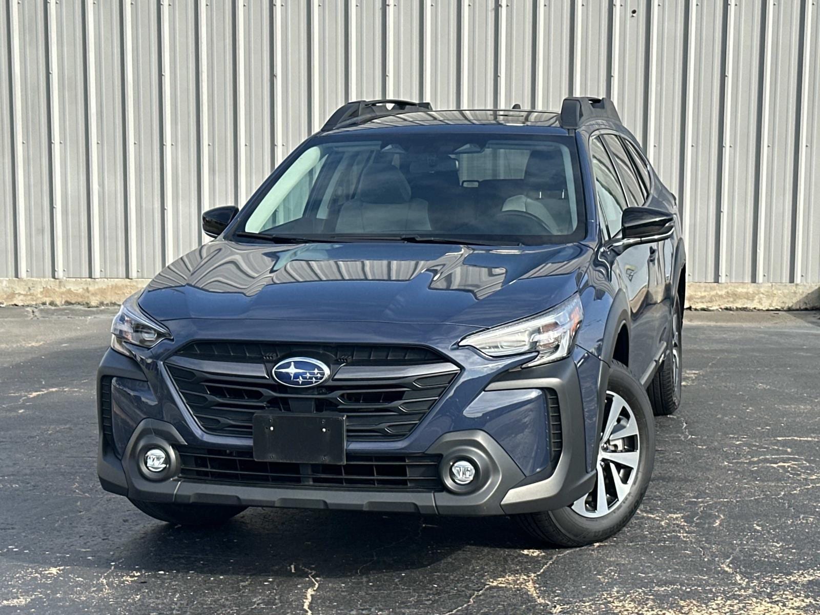 2023 Subaru Outback Premium's photo