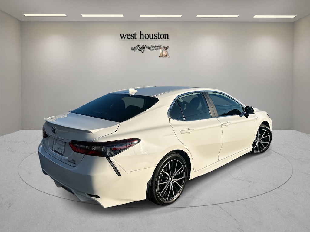 Used 2021 Toyota Camry Hybrid SE Car