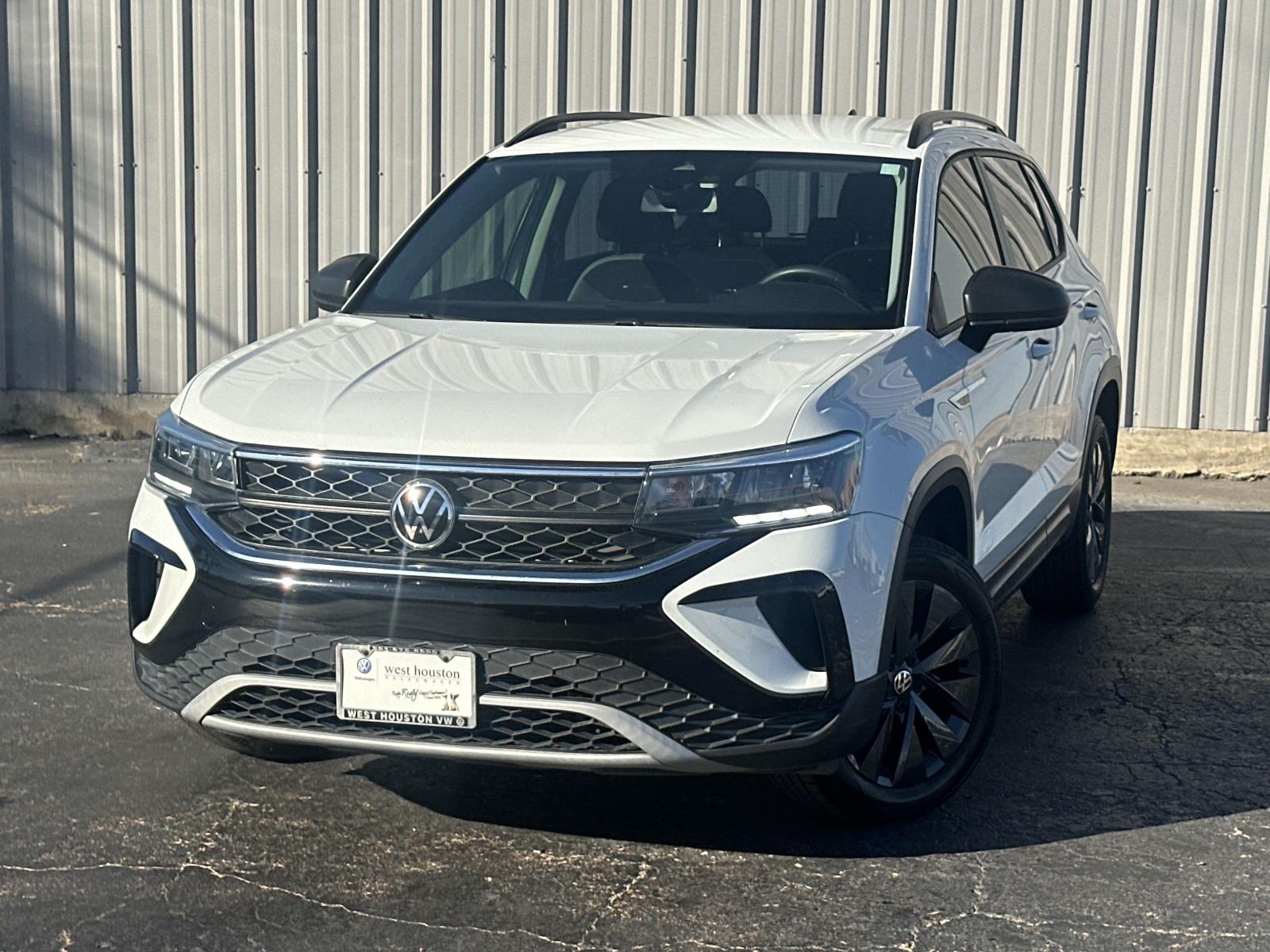 2022 Volkswagen Taos S's photo