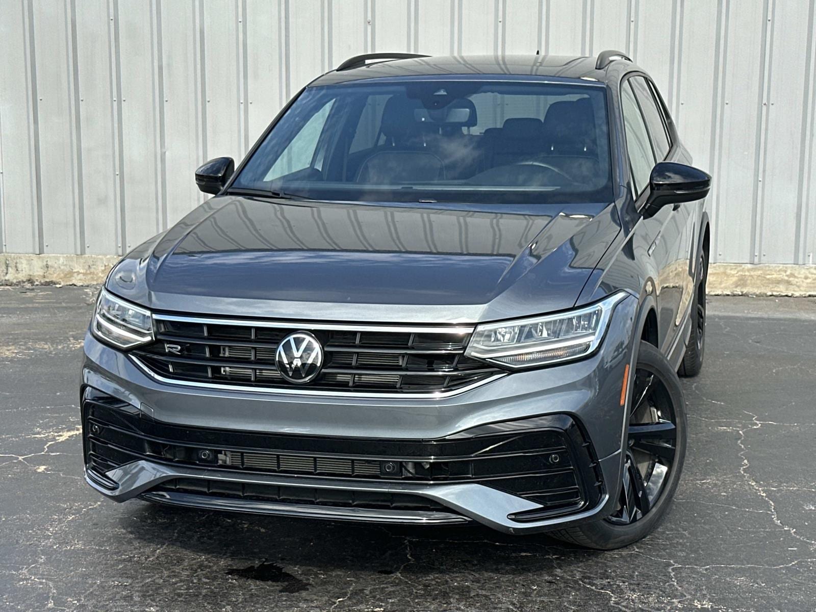 2024 Volkswagen Tiguan SE R-LINE BLACK