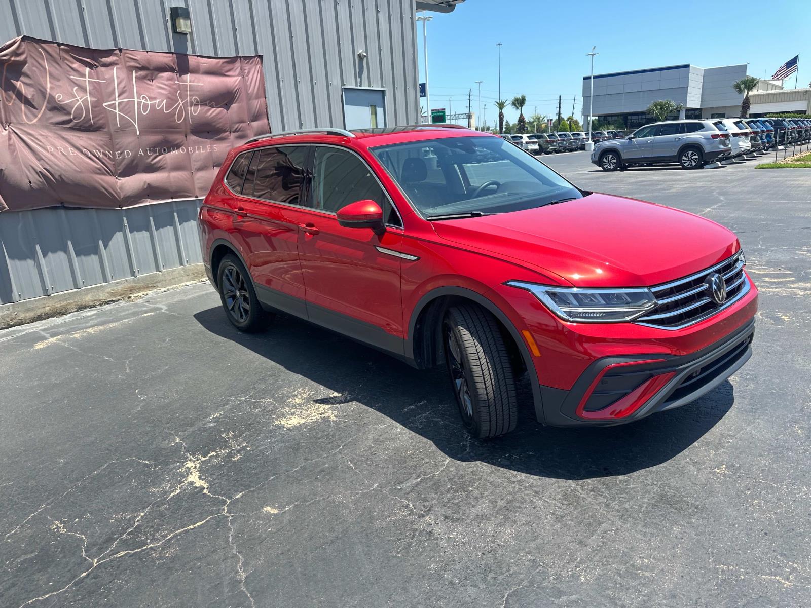Certified 2024 Volkswagen Tiguan SE with VIN 3VVNB7AX3RM143024 for sale in Houston, TX