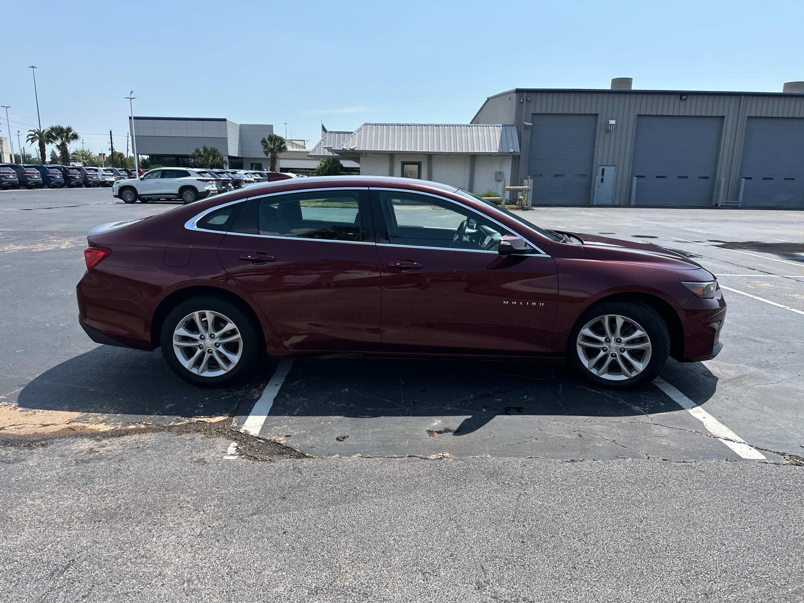 2016 Chevrolet Malibu 1LT photo 3