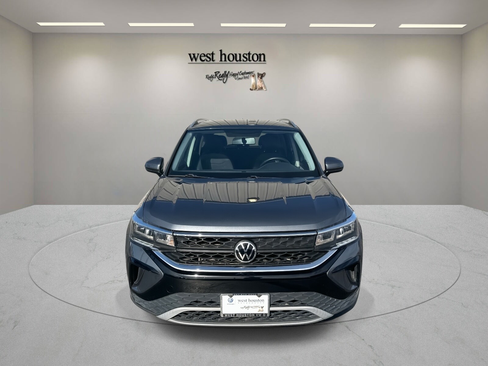 2022 Volkswagen Taos SE photo 2