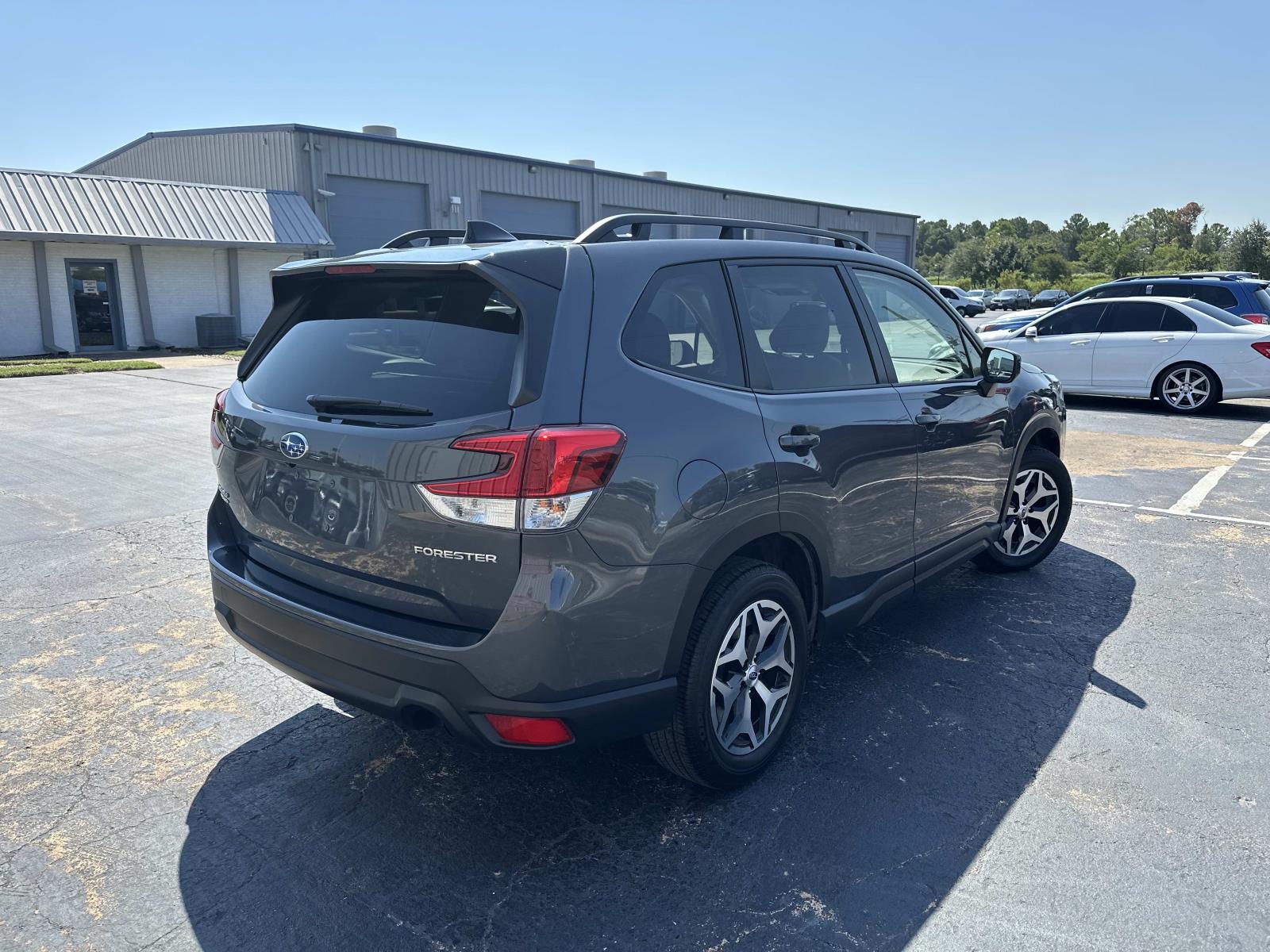 2024 Subaru Forester Premium photo 2