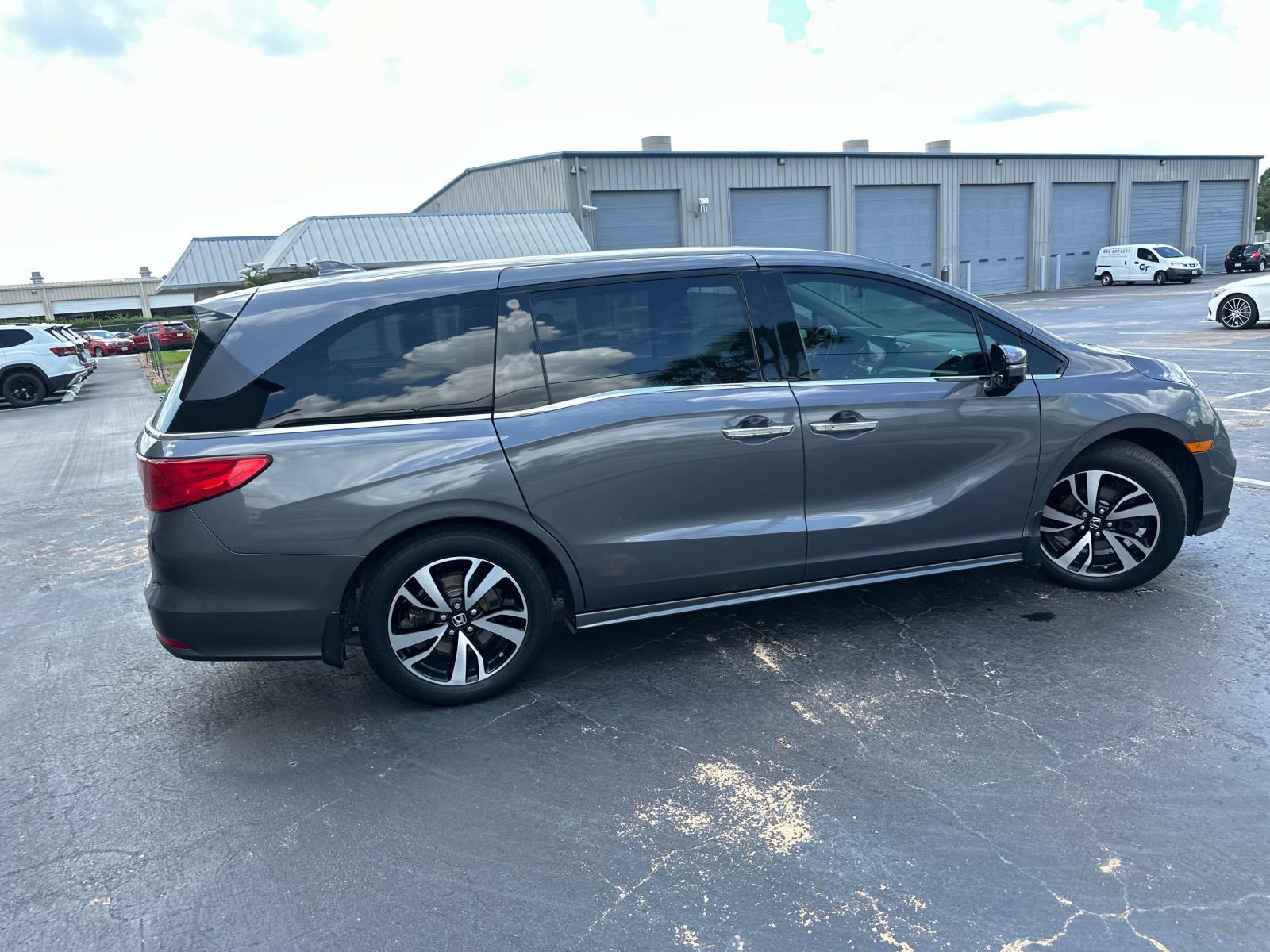2018 Honda Odyssey Elite photo 4