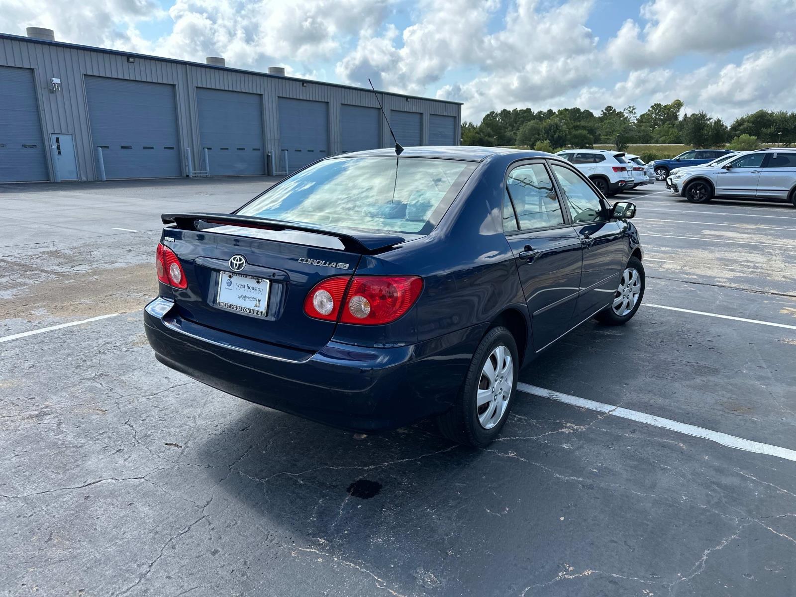 2008 Toyota Corolla LE photo 4
