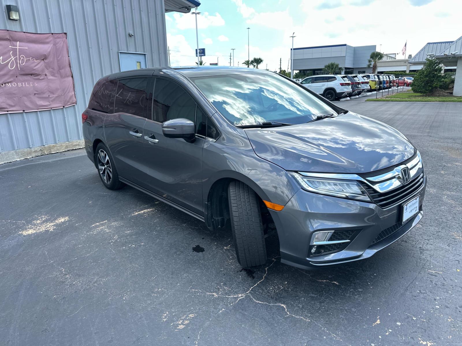 2018 Honda Odyssey Elite photo 2