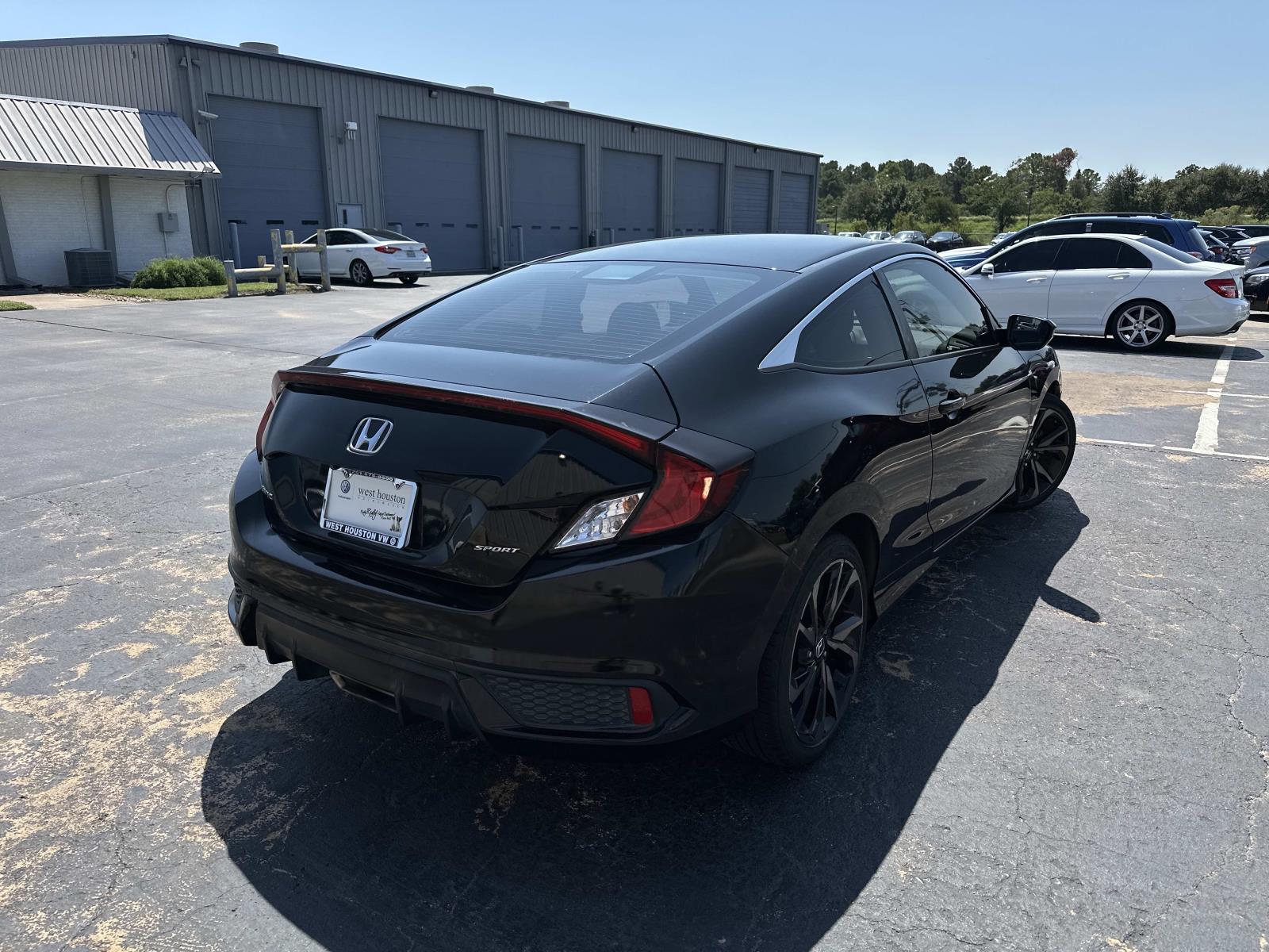 2020 Honda Civic Sport photo 2