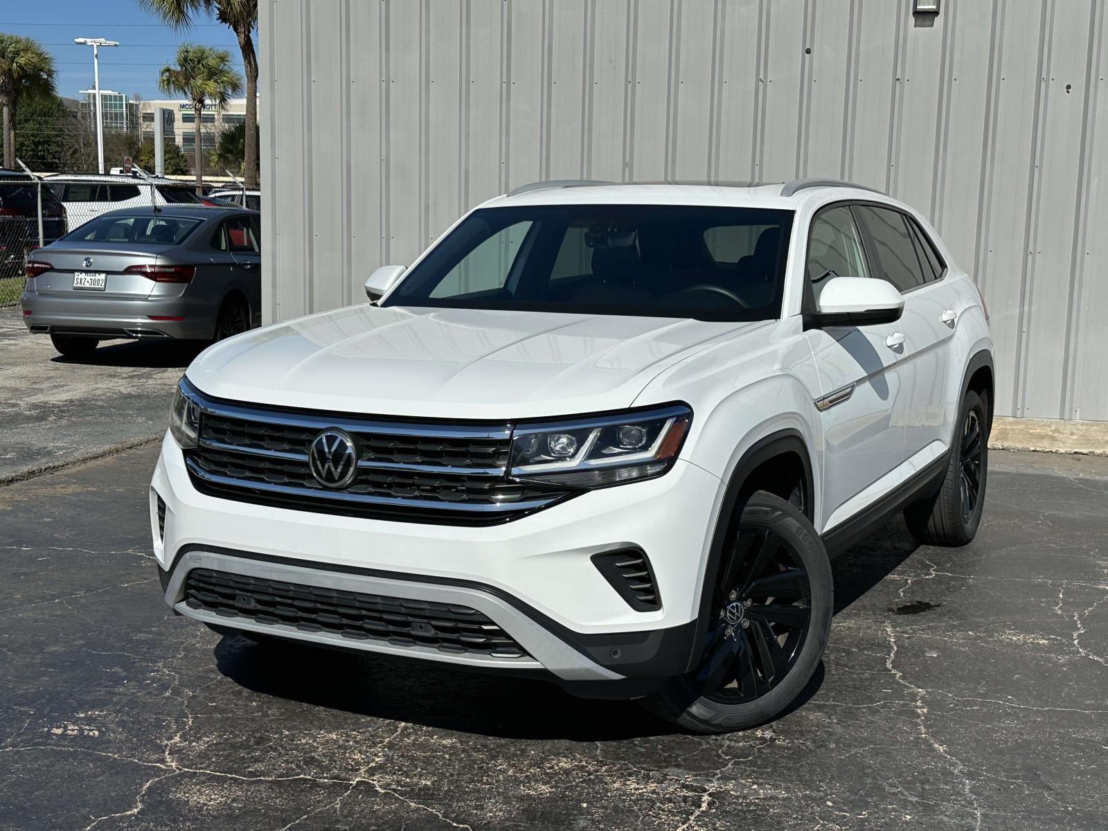 2022 Volkswagen Atlas Cross Sport SE w/Tech