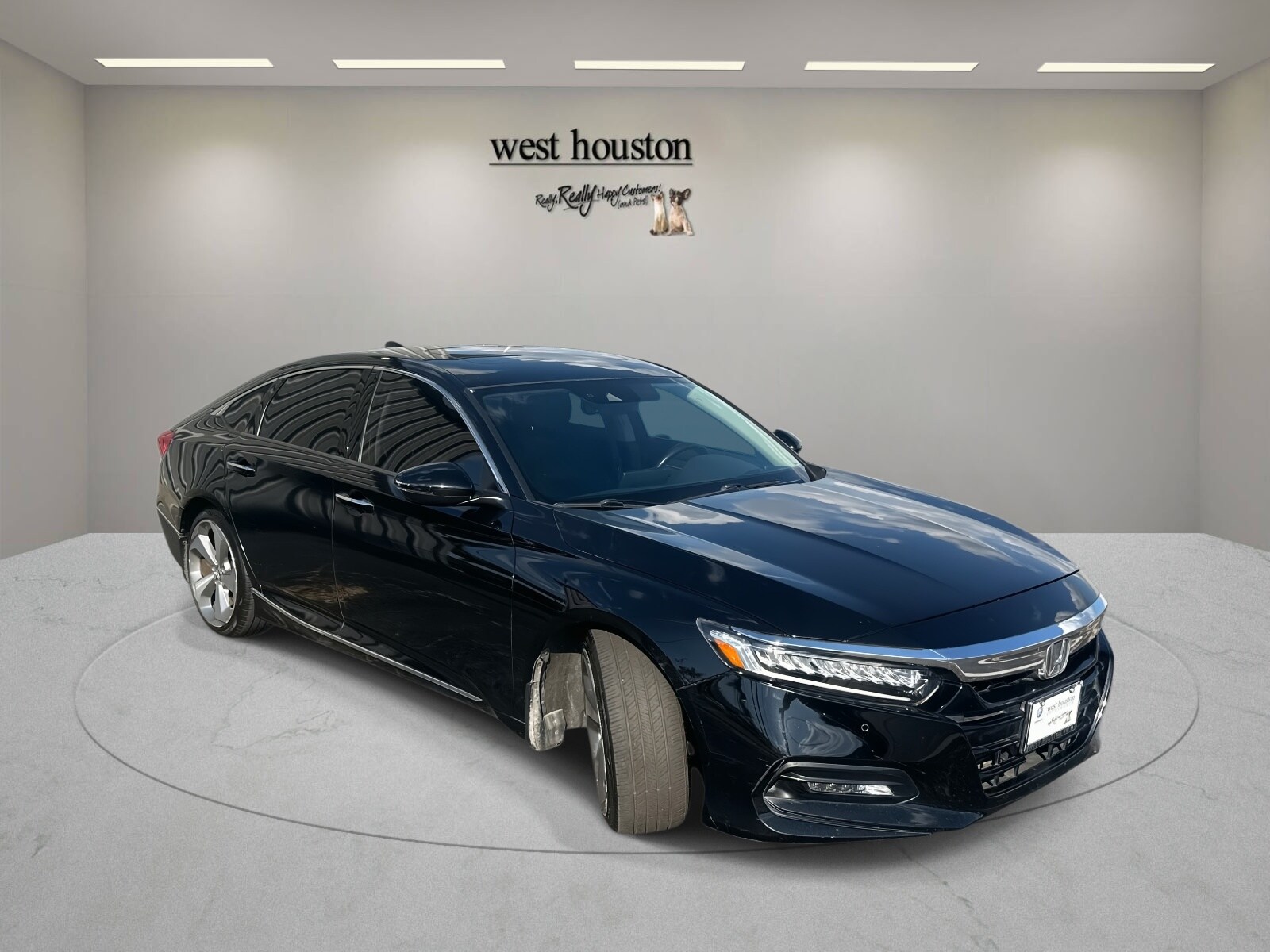 2018 Honda Accord Touring 1.5T photo 2