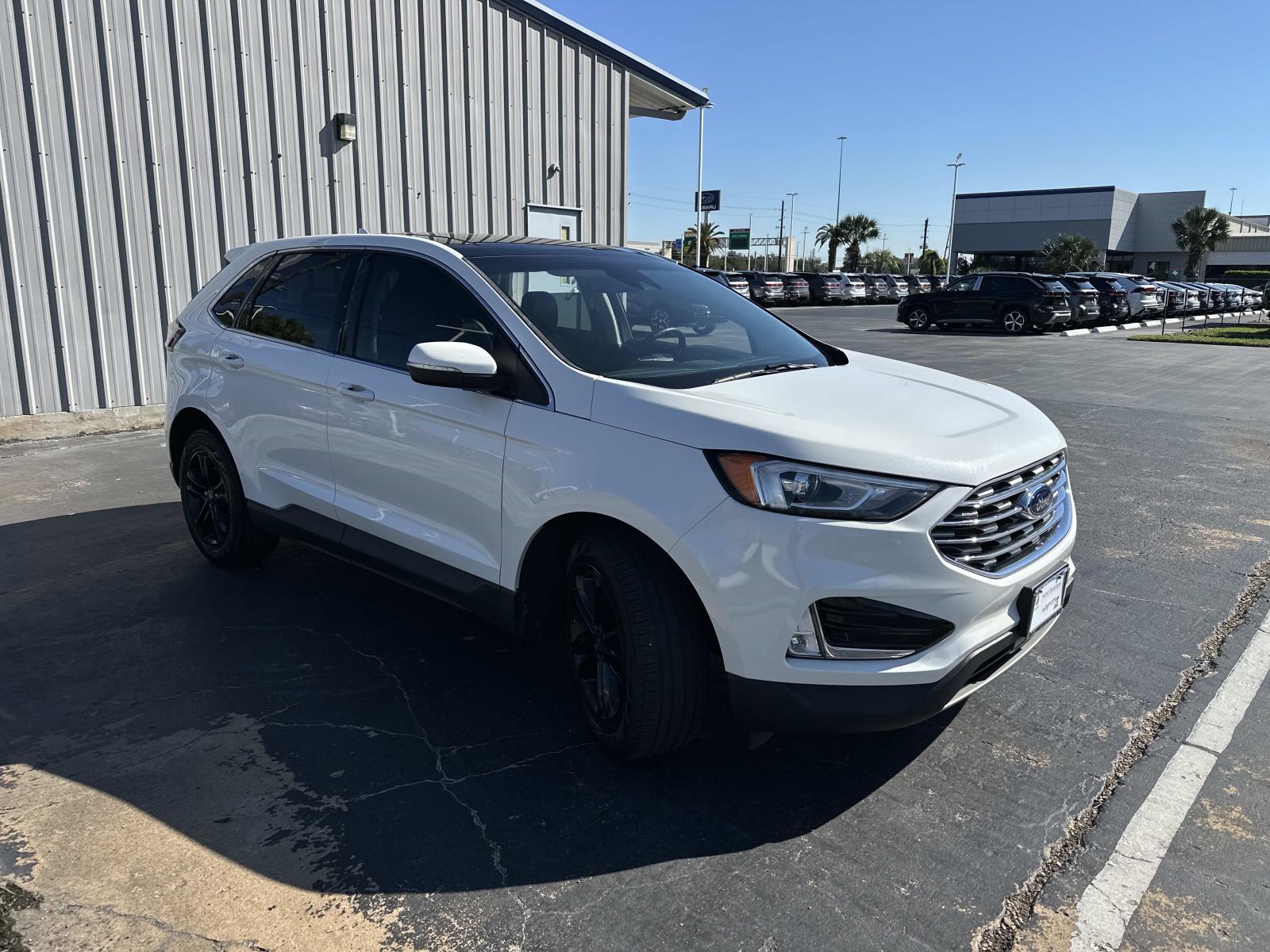2020 Ford Edge SEL photo 2