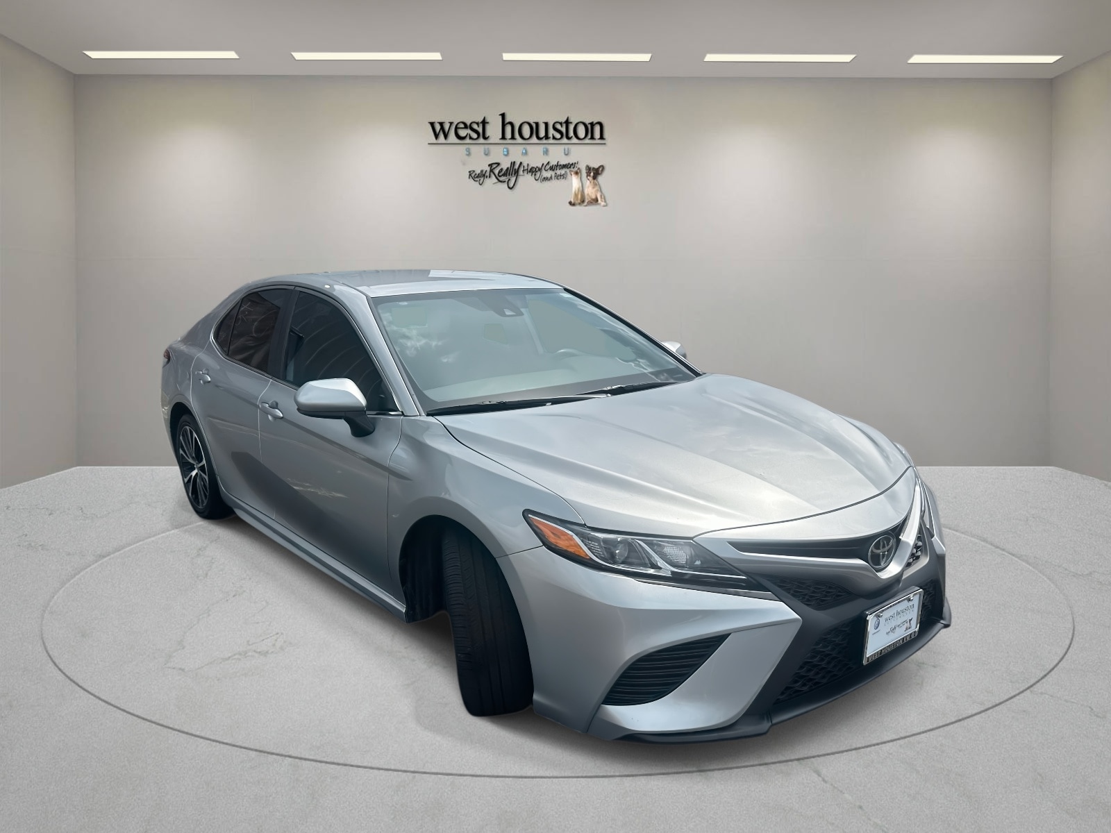 Used 2020 Toyota Camry SE with VIN 4T1G11AK3LU978969 for sale in Houston, TX