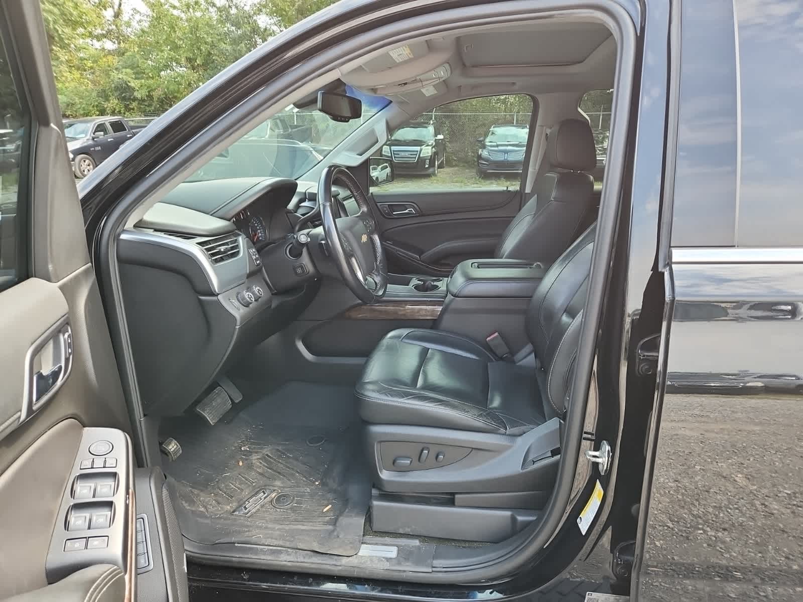 Thumbnail: 2019 Chevrolet Tahoe - 15