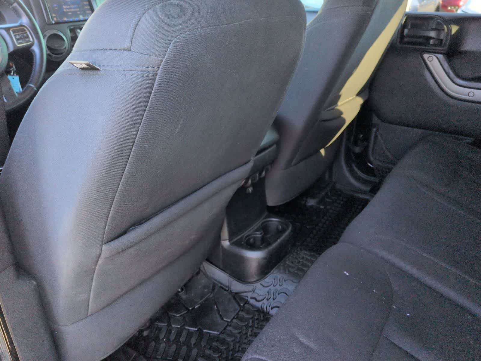 Thumbnail: 2015 Jeep Wrangler - 8