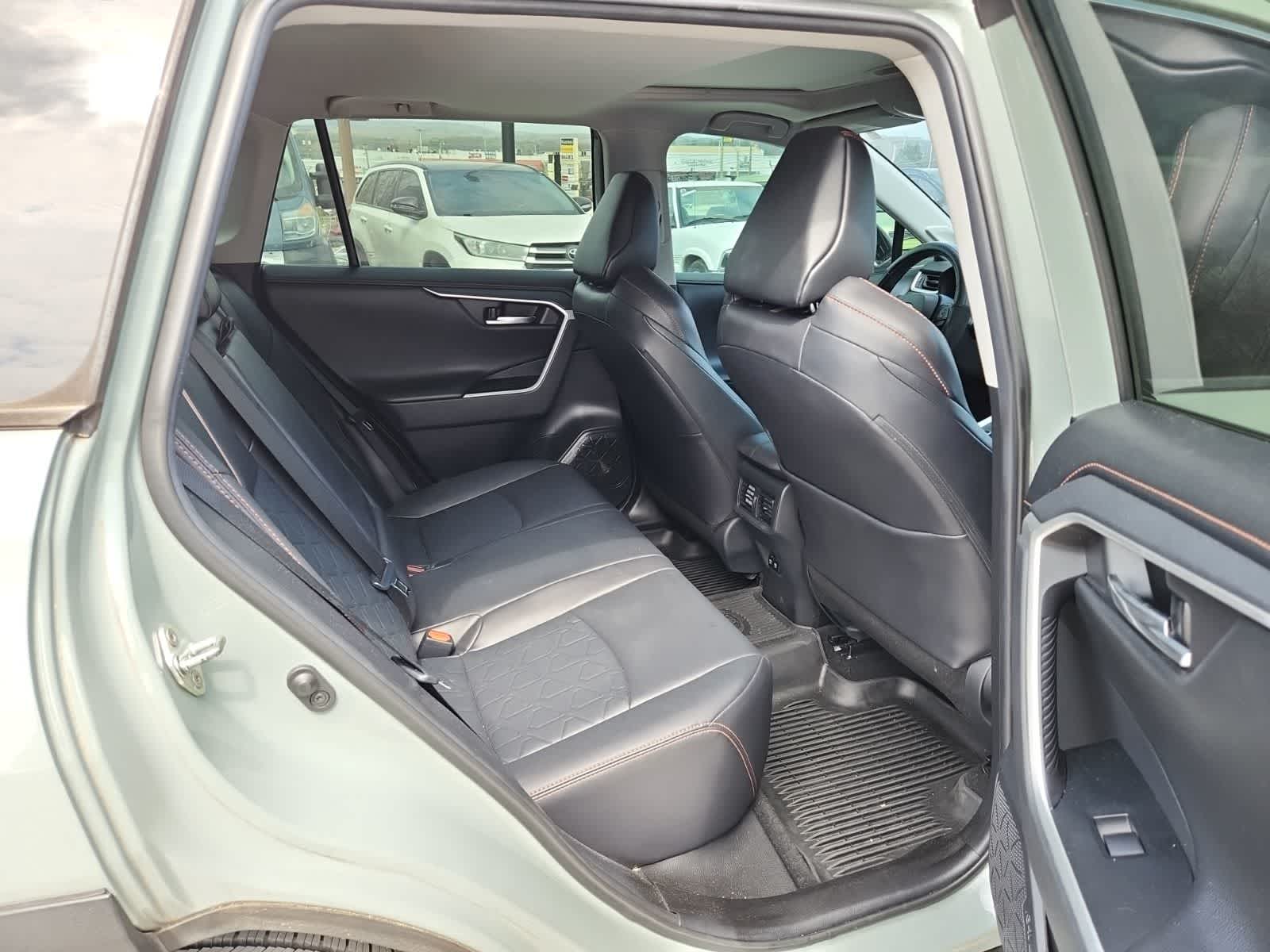 Thumbnail: 2019 Toyota RAV4 - 23