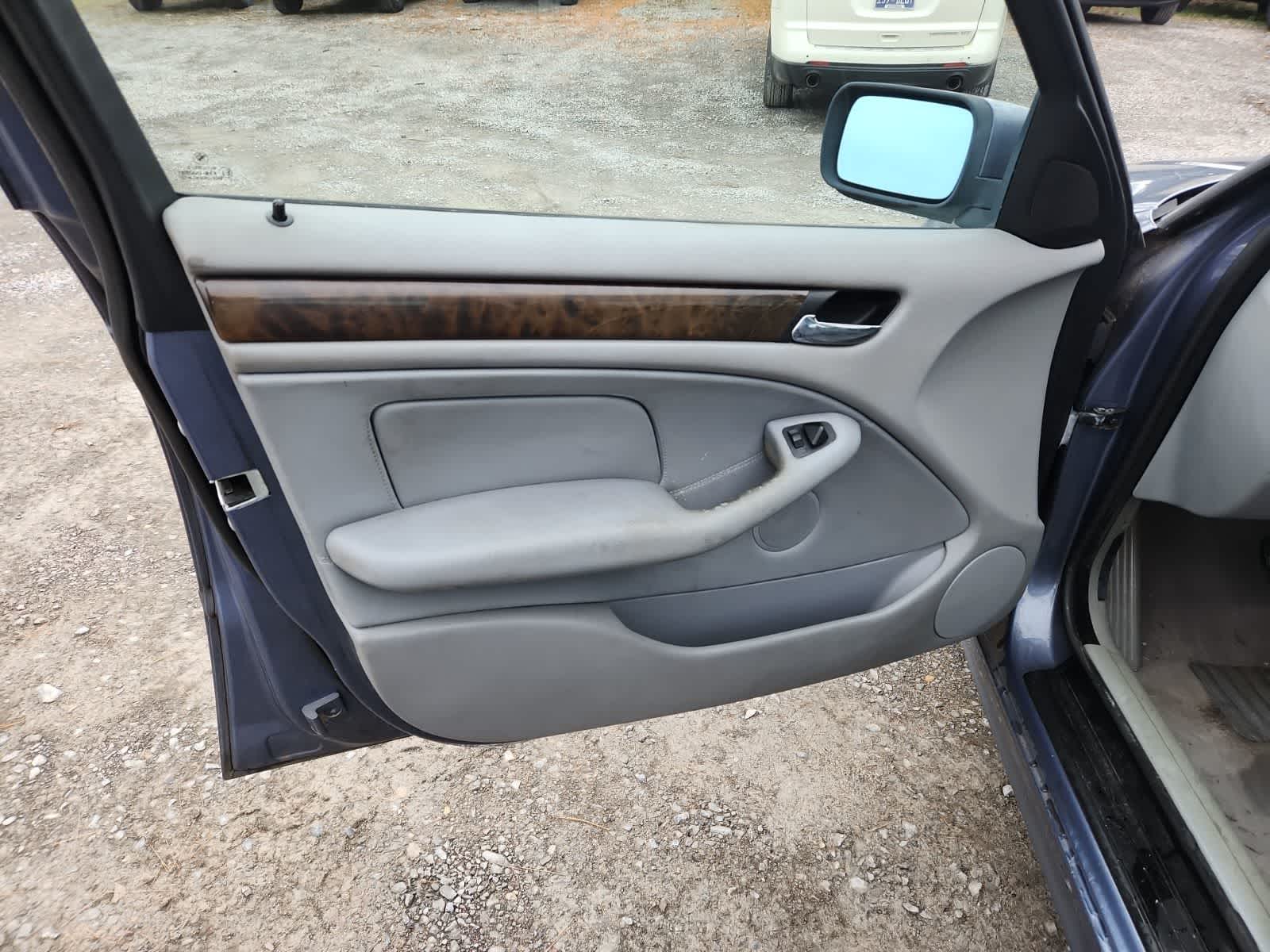 Thumbnail: 2000 BMW 3 Series - 16