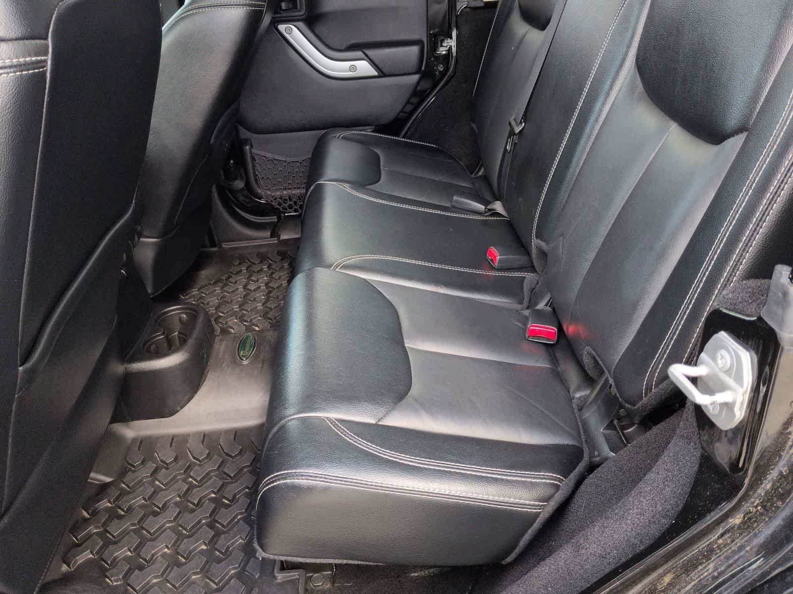 Thumbnail: 2016 Jeep Wrangler - 13