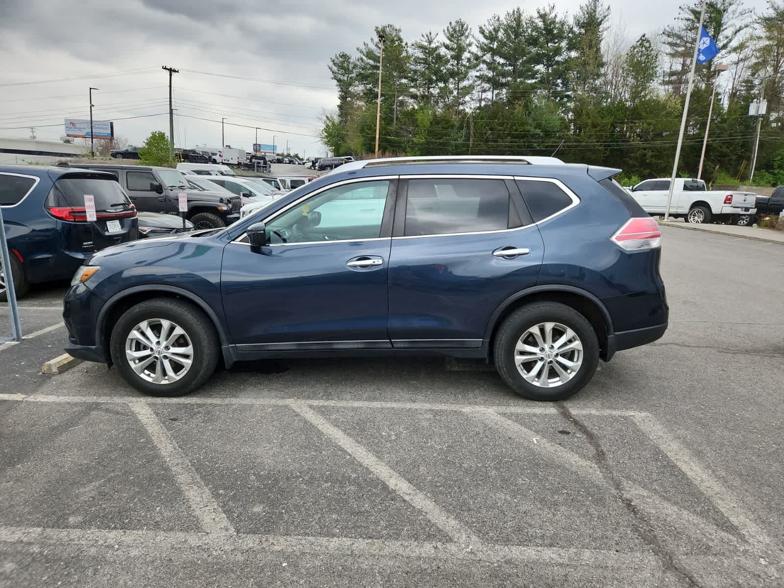 Thumbnail: 2016 Nissan Rogue - 2