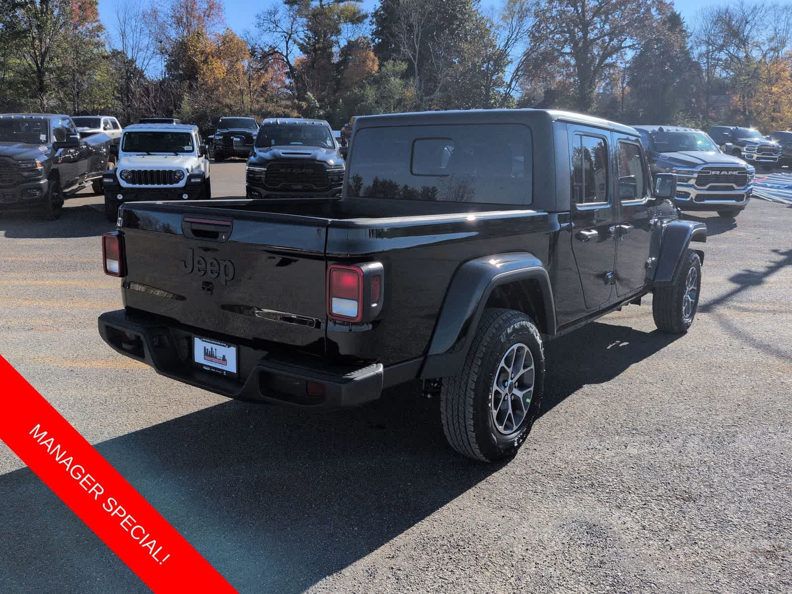 Thumbnail: 2026 Jeep Gladiator - 8