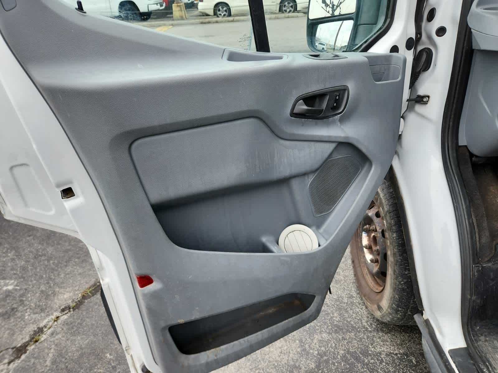 Thumbnail: 2015 Ford Transit Series - 15