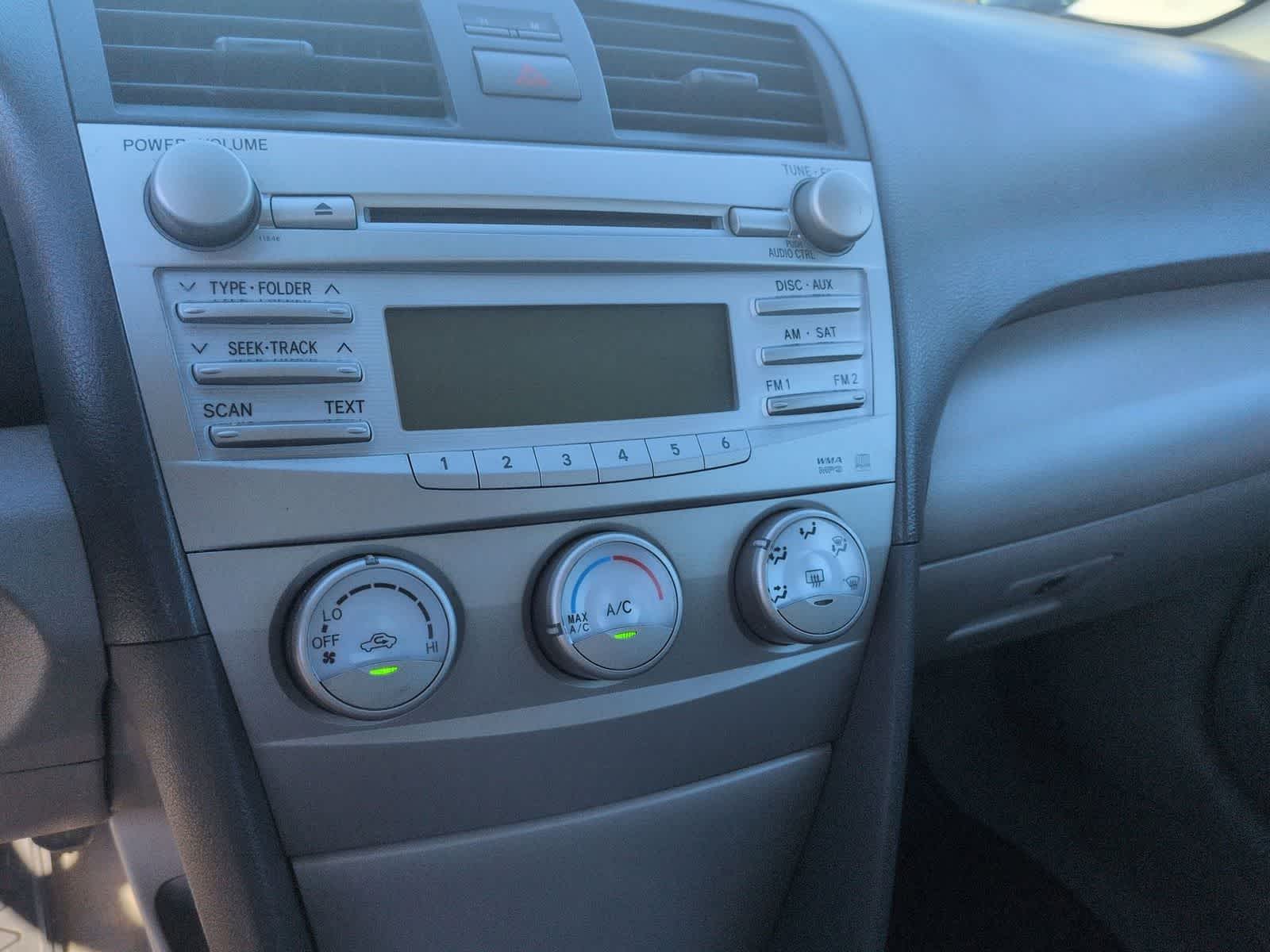 Thumbnail: 2011 Toyota Camry - 25