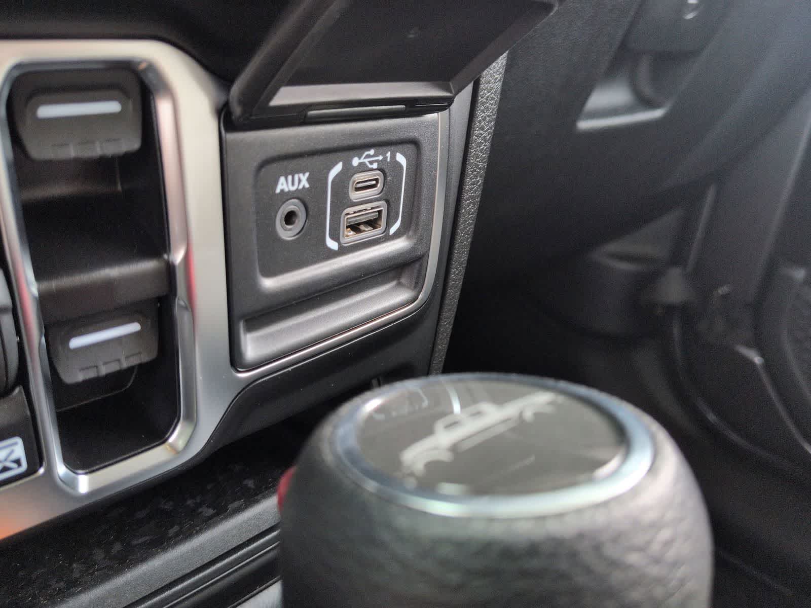 Thumbnail: 2026 Jeep Gladiator - 22